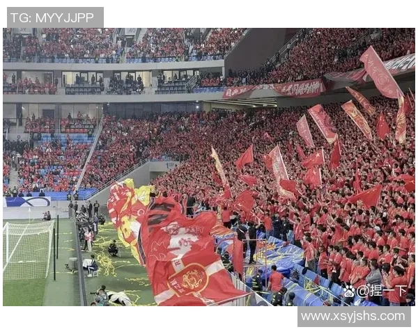 足球明星约架视频曝光引发热议球迷热情高涨期待精彩对决