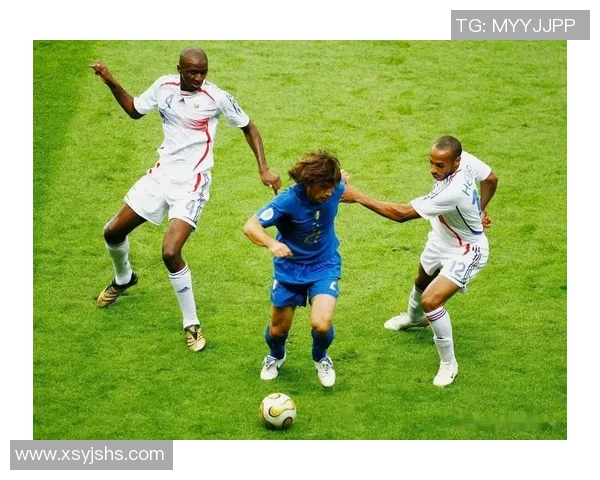 足球明星们的欢乐瞬间高清图片合集尽显他们的幽默与魅力